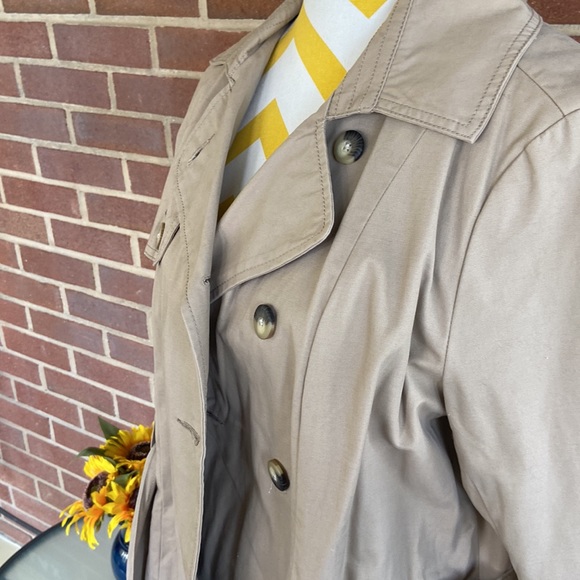 Gap Khaki Trench Coat - Picture 4 of 13